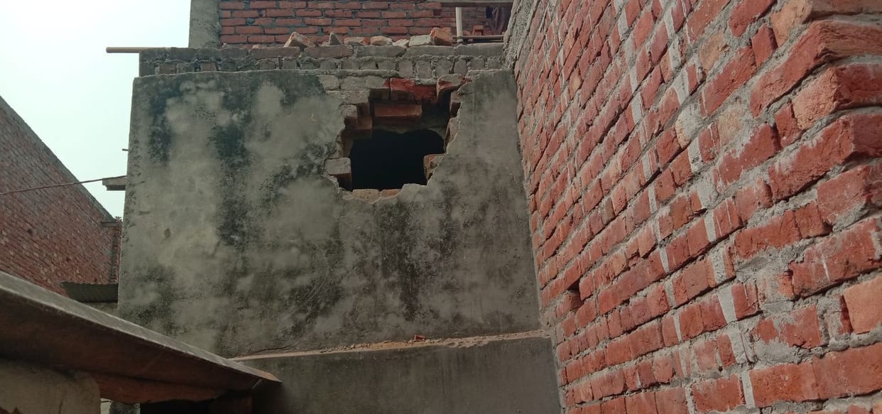 Theft by breaking into the jewelery shop