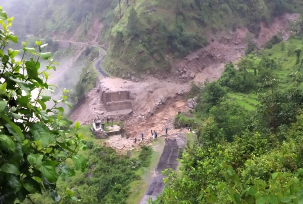 uttarakhand weather today update: 53 Road Blocked in Kumon, India china Border Connection Cut