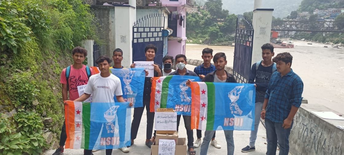 NSUI workers burnt effigy of ABVP