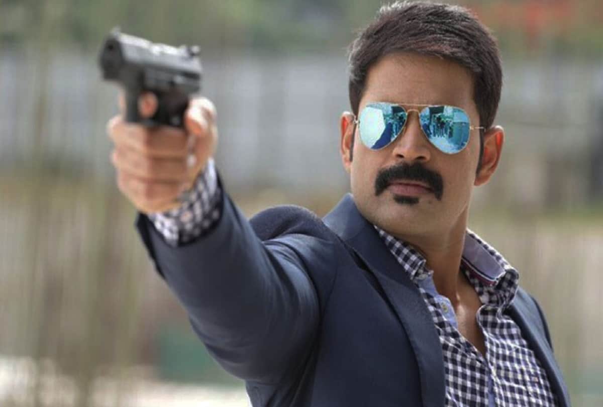 police booked actor Shaam and 12 others on charges of gambling in an apartment complex in Nungambakkam