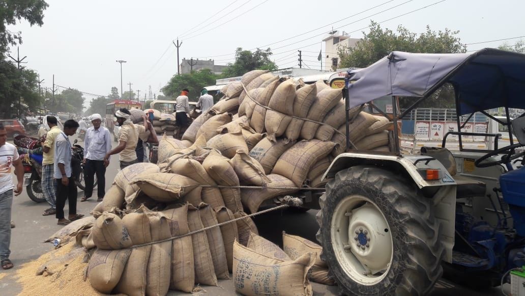 Many people injured in road accidents in Khatauli