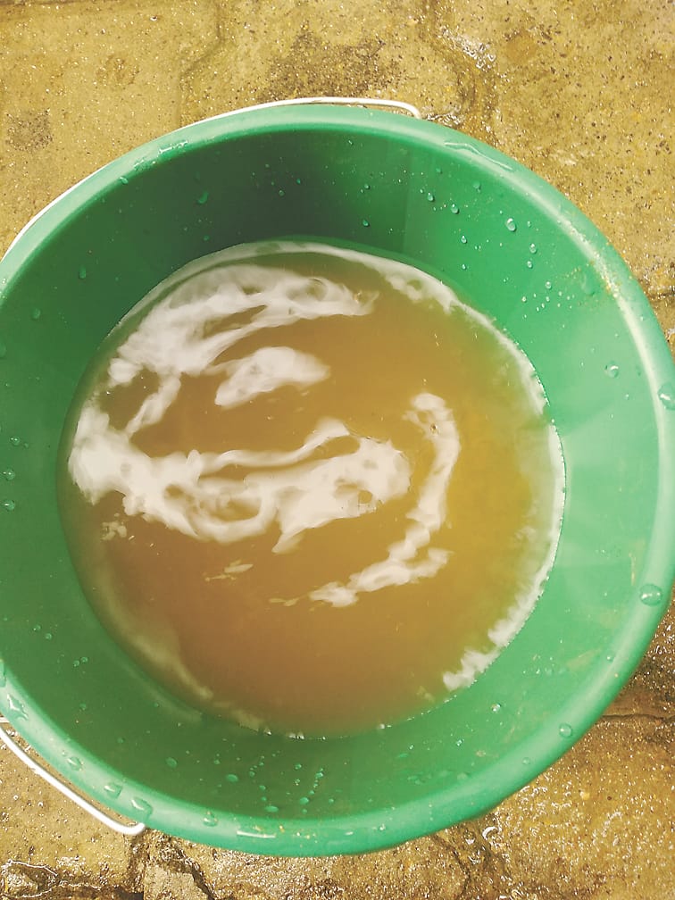 Contaminated water supply in Daraganj, people upset