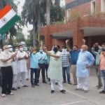 विधायक असीम गोयल ने तिरंगा लहराकर किया राफेल का अभिनंदन।