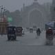 Lucknow UP Weather Forecast News in Hindi: Rain continue in Lucknow and nearby areas, gives relief from humidity.