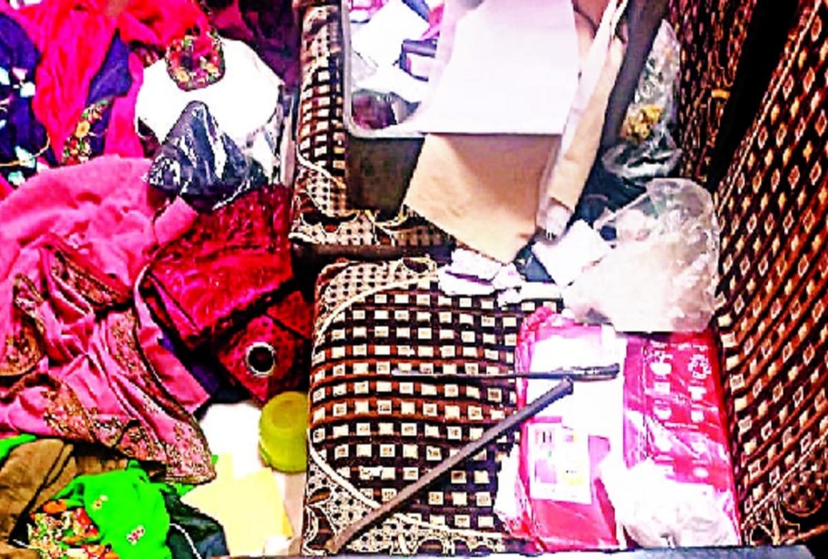 DU employee and mother tied up and robbed of 36 lakhs