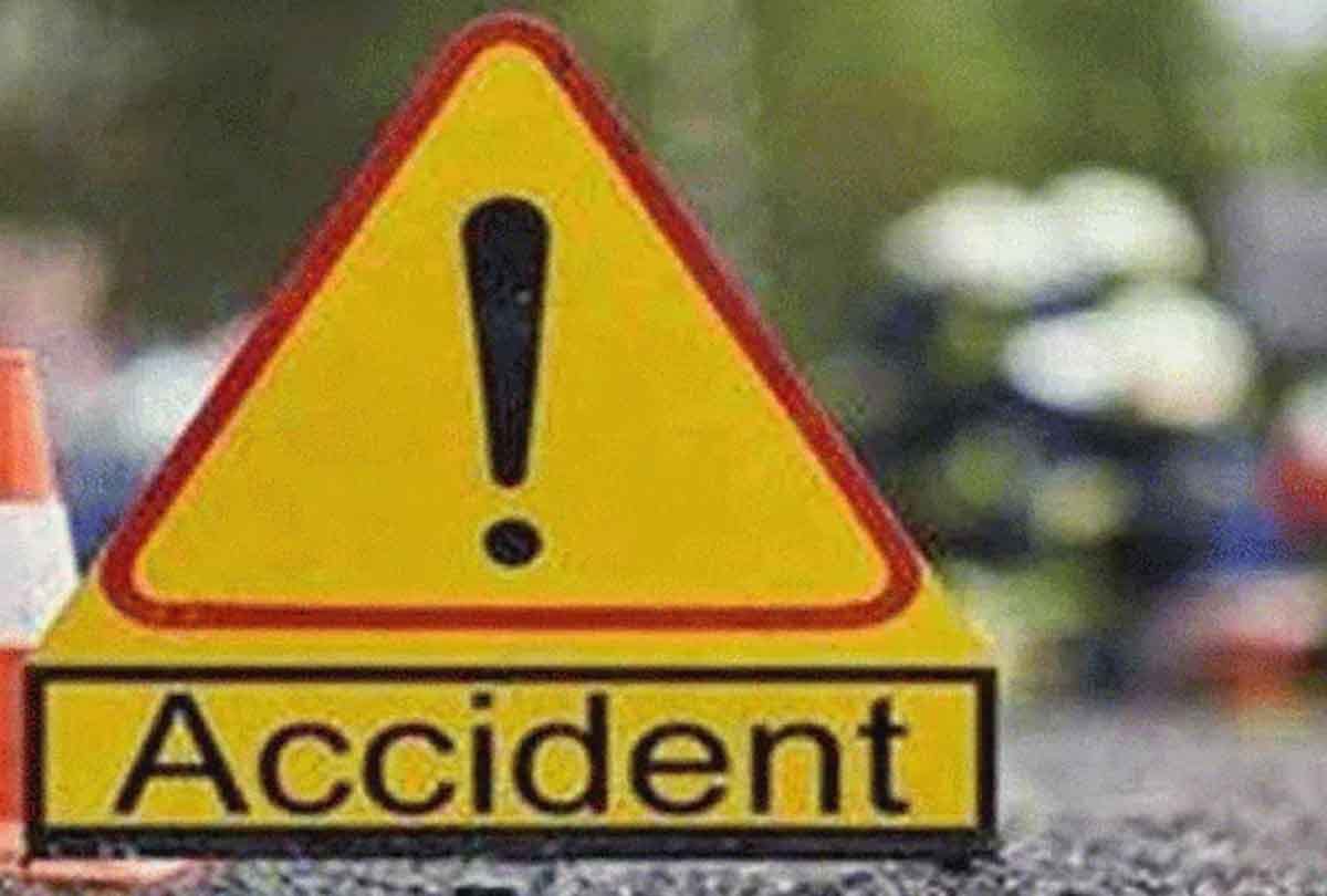 teacher died and other injured in the road accident from gang nagar kawad patri marg