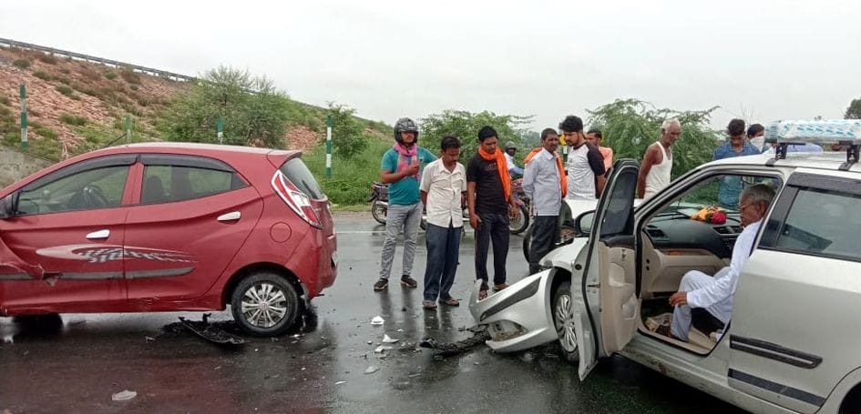 agra lucknow expres way accident in kannauj