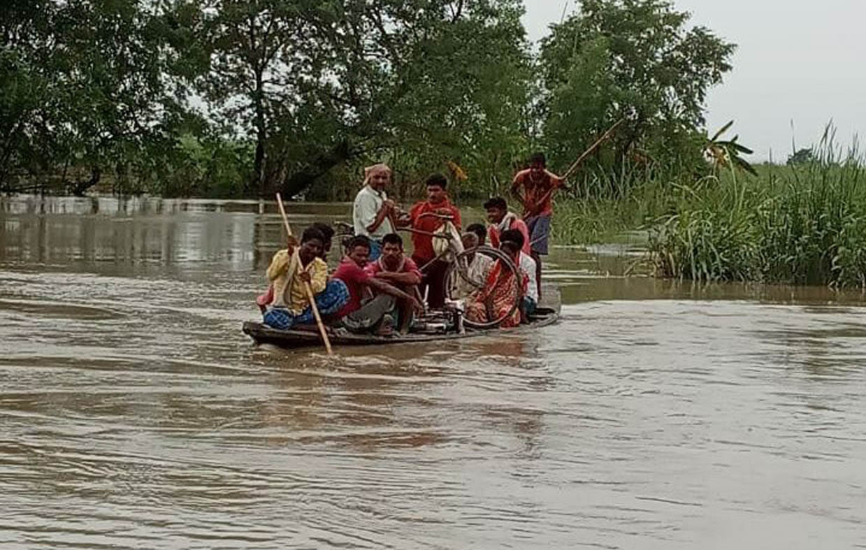 boat is only medium of transportation of basantpur and marchahawa