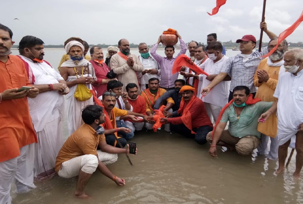 Ayodhya Ram Mandir : Before taking Ayodhya, the urn filled with confluence water was taken to Kesar Bhavan, the residence of Ashok Singhal.