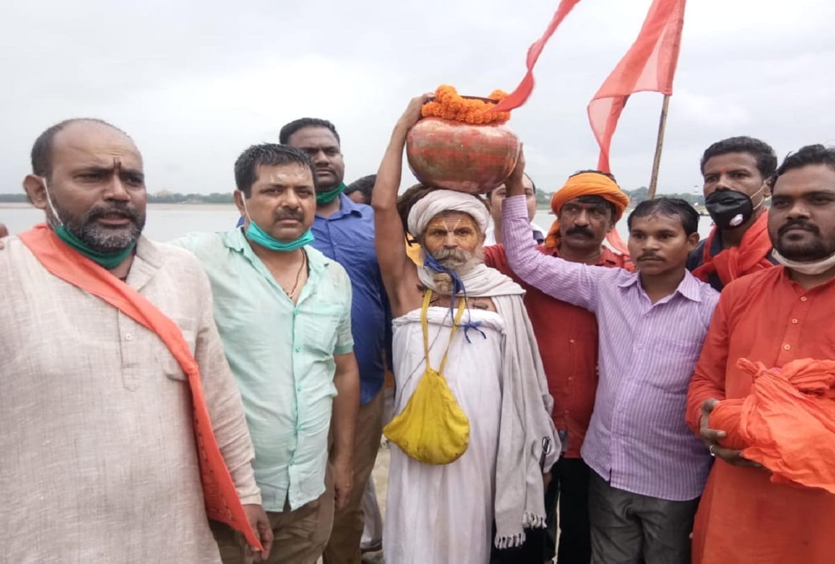 Ayodhya Ram Mandir : Before taking Ayodhya, the urn filled with confluence water was taken to Kesar Bhavan, the residence of Ashok Singhal.