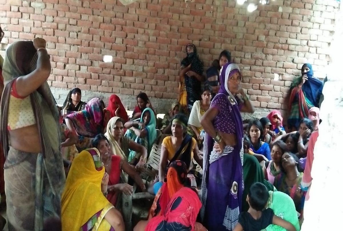 Prayagraj Crime News: Strangled murder of a student sleeping in the garden, police picked up many people