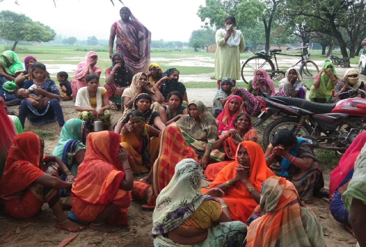 Prayagraj Crime News: Strangled murder of a student sleeping in the garden, police picked up many people
