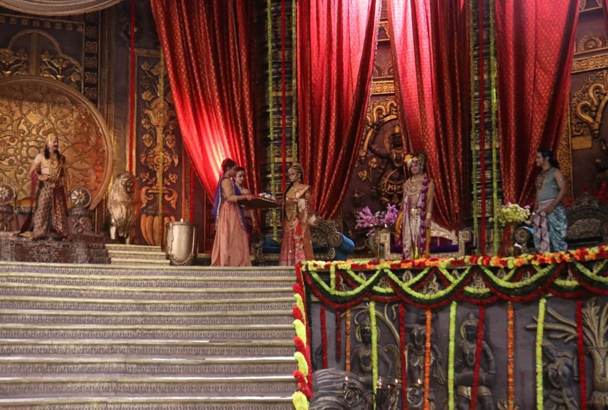 Krishna Arjun Gatha Exclusive Photos of Beautiful Set Of Draupadi Swayamvar Ishita Sumedh Kinshuk