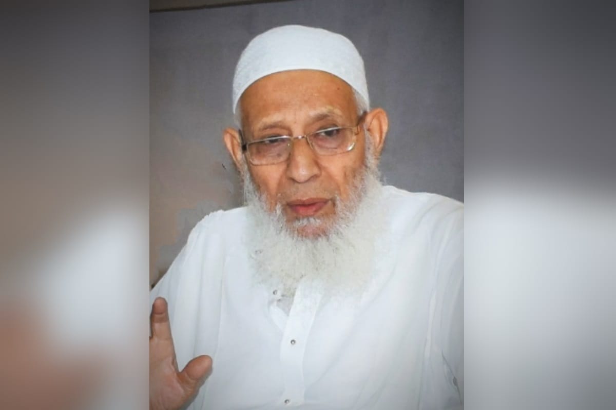 Deoband News: Maulana Qari Syed Mohammad Usman Mansoorpuri said that if the police impose their rules on Bakrid, the results will not be bad.