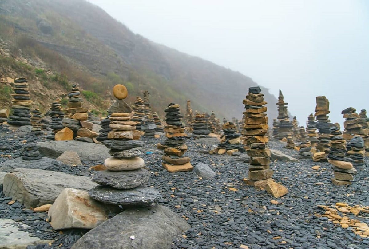 Russian Stonehenge beach is covered with hundreds of man made stone towers