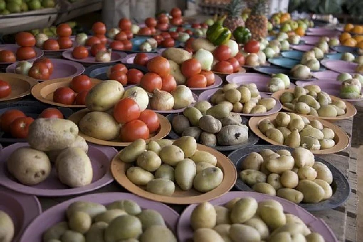 Inflation hit potato onion and tomato price increasing in India due to monsoon and rain