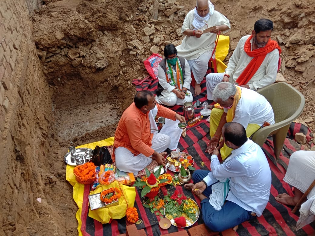 Foundation stone laid for new house of former Congress MLA Haridwar Pandey
