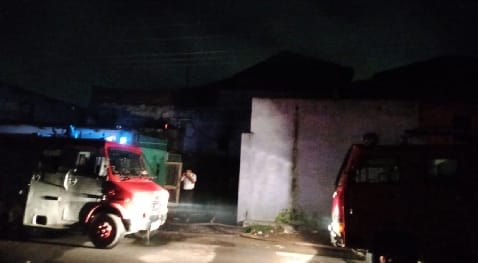 Five trains of fire brigade caught fire in Madhobadi's pulp mill
