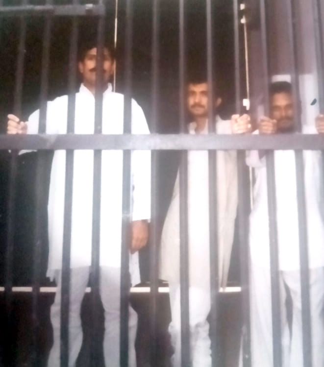 The guard was tough, car servants reached Ayodhya on foot