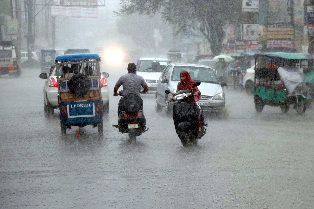 Two hours of heavy rain in Bijnair