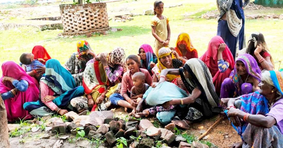 Dead body of a youth found in a well under suspicious circumstances, fear of murder in mahoba