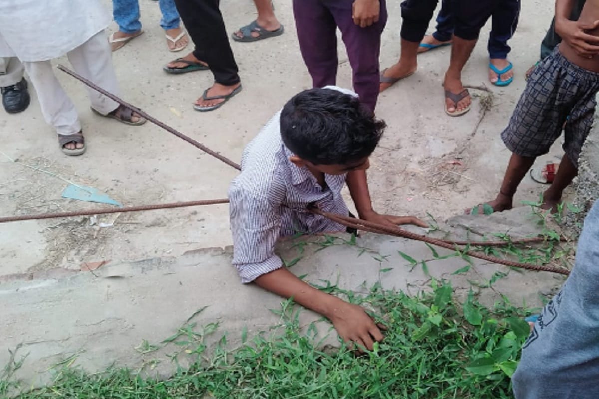 Baghpat accident: teen slipped from bicycle, saria entered stomach