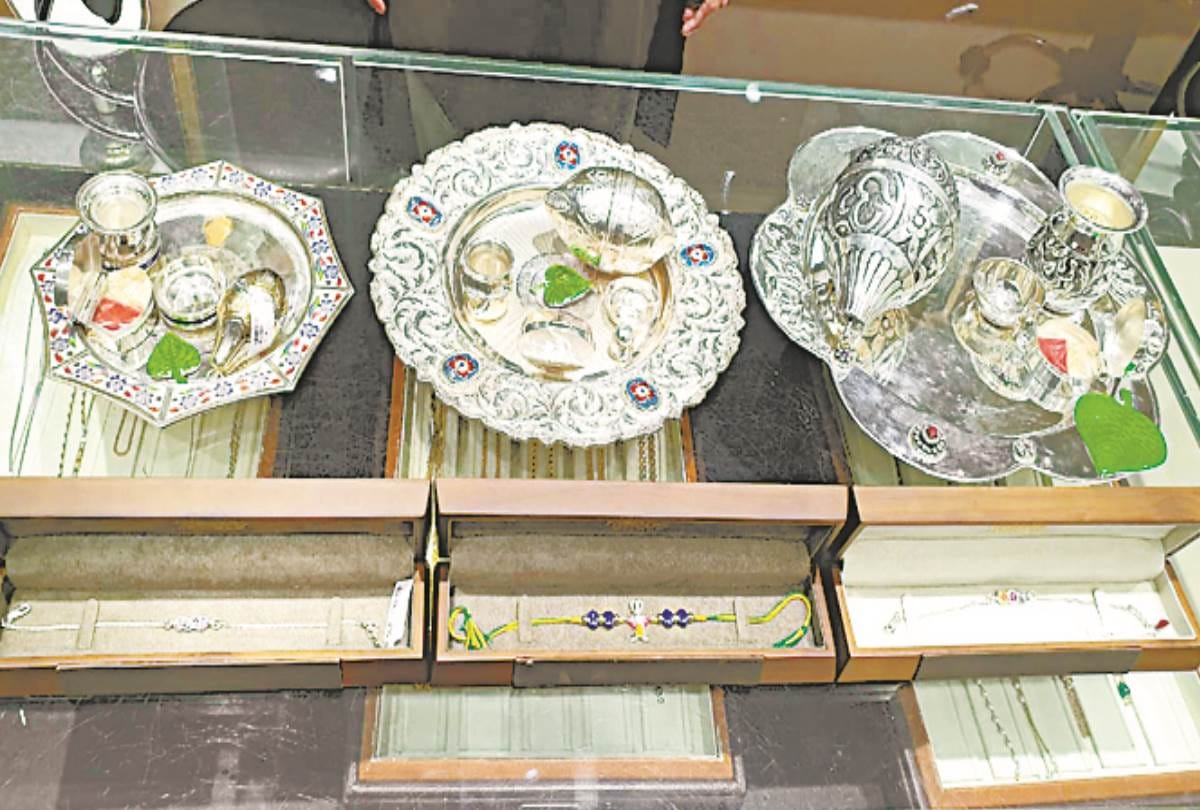 cost of gold, silver and diamond's rakhis in lucknow