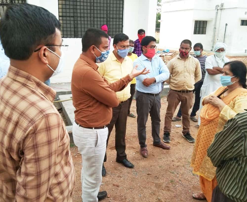 The commissioner gave instructions to complete the construction of Gowansha Vihar in mahoba