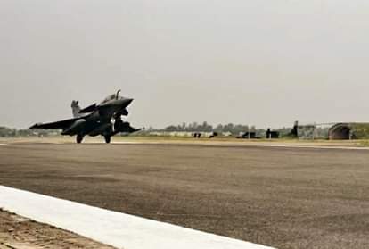 राफेल विमान।