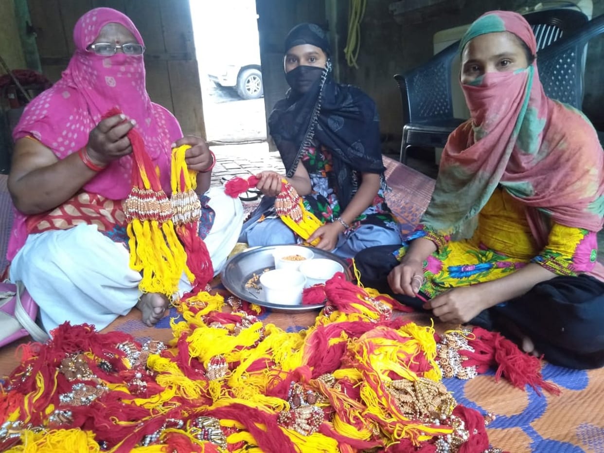 Rakhi made in Waheedan's house will be decorated on the wrist of several lakh brothers