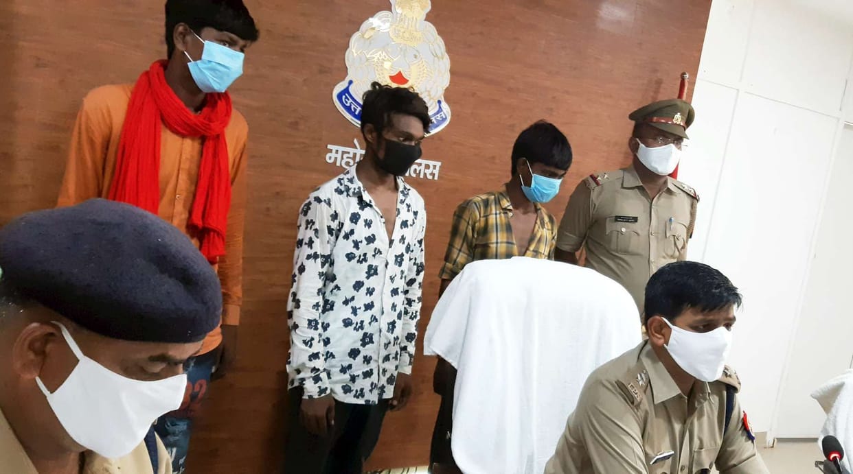 Police arrested three tappers in mahoba