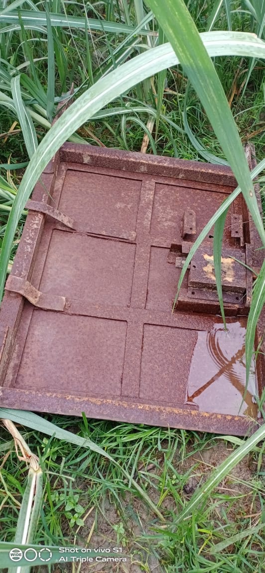 Thieves blew goods worth thousands of rupees from six tubewells