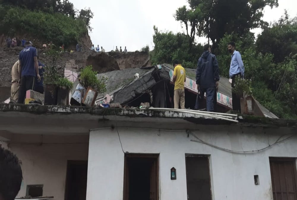 Uttarakhand Tehri Landslide Incidents: Mother Unconscious after seeing Three children Dead bodies