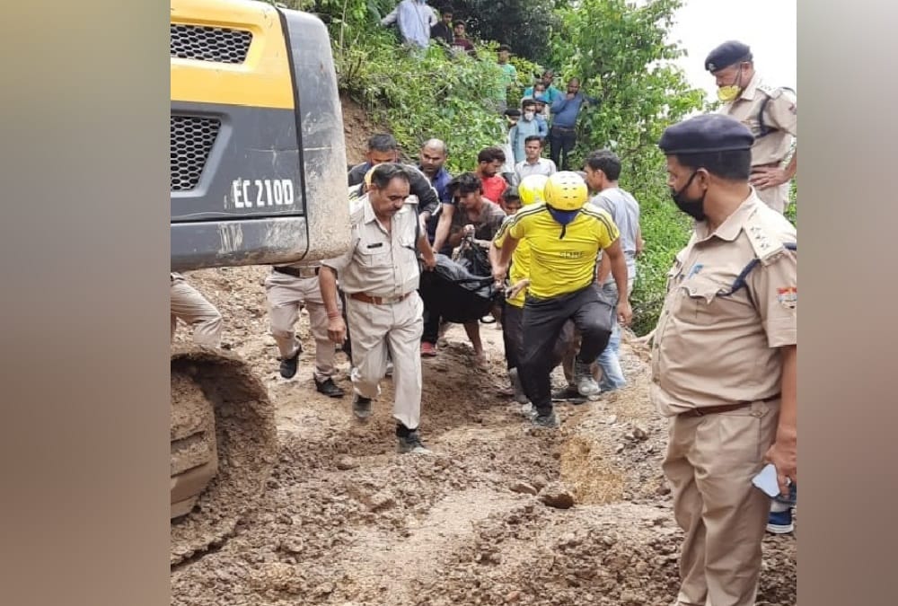 Uttarakhand Tehri Landslide Incidents: Mother Unconscious after seeing Three children Dead bodies
