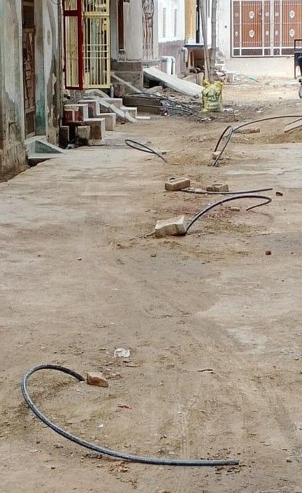 Hathras: Road not rectified after pouring pipes in Amrit Yojana, increased trouble