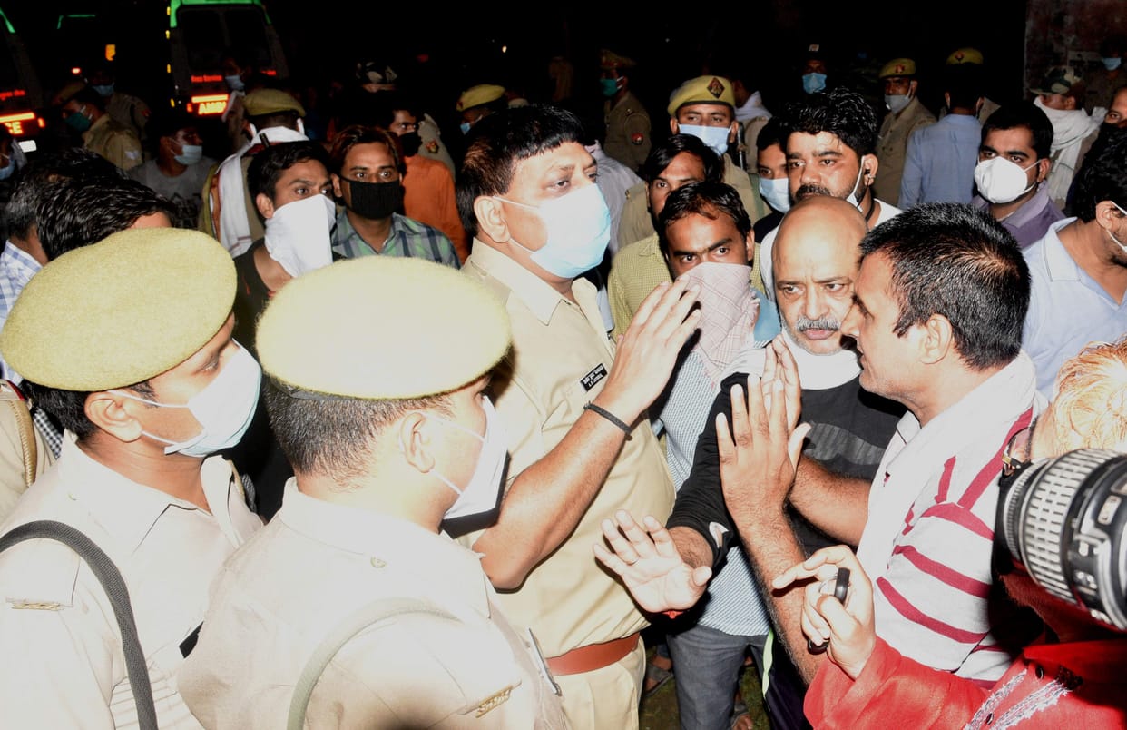 robbery after killing businessman in sambhal