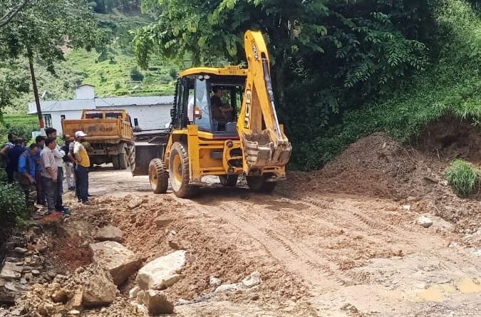 8 roads closed in bageshwar