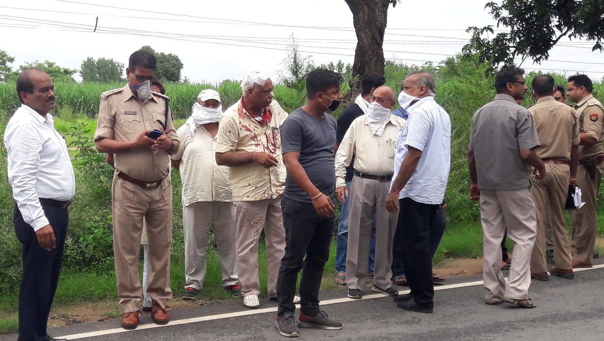 Nine million stamps and cash looted from stamp vendor in Bijnor