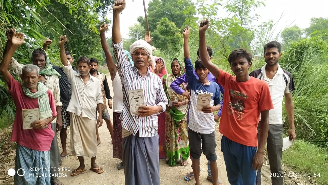 Workers protest on the road demanding wages