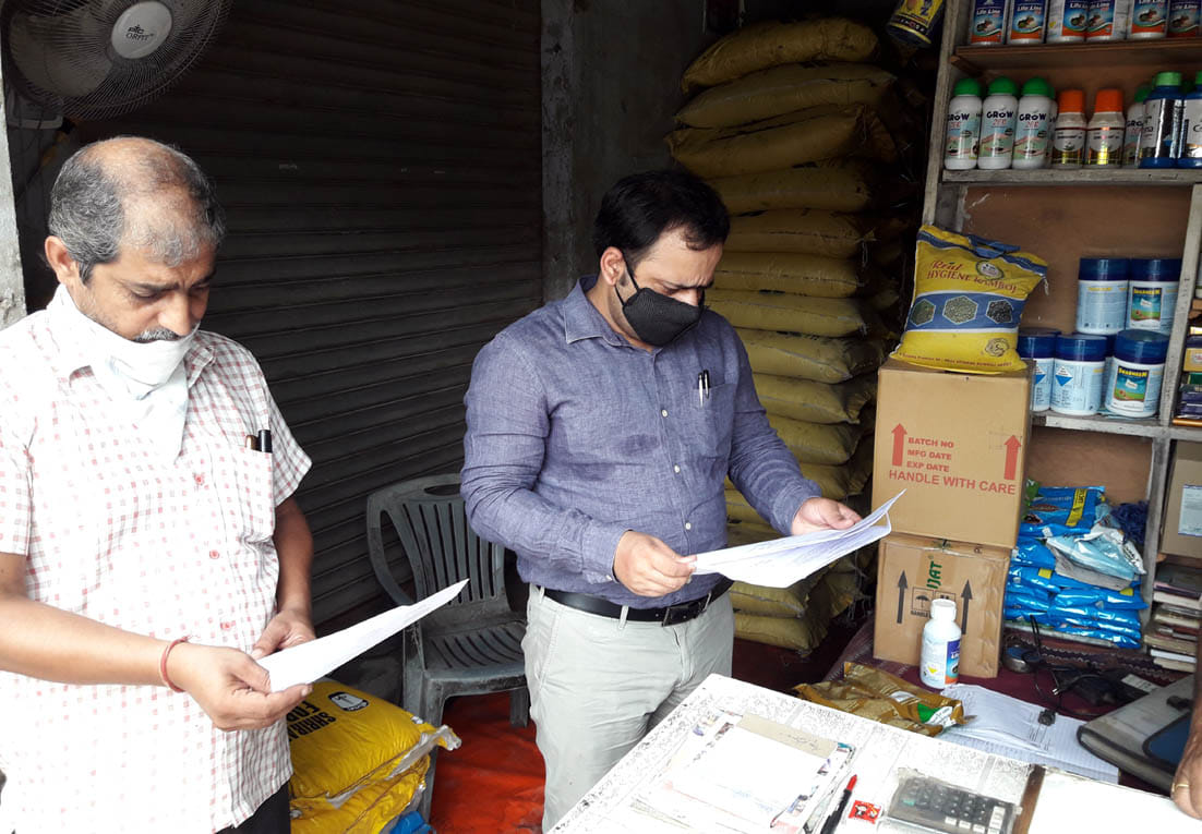 Agriculture officer raids manure-seed shops