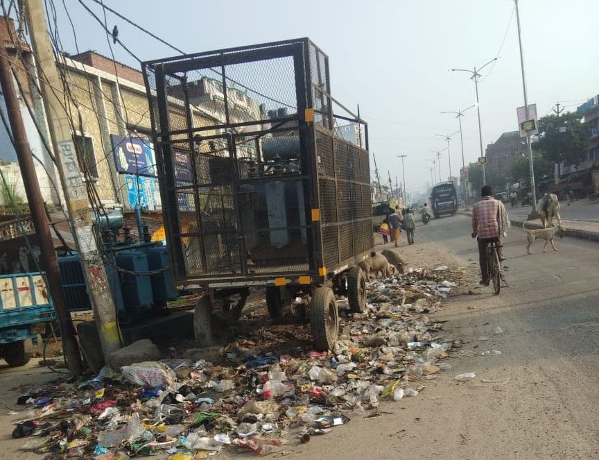 Due to the strike of the cleaning workers, there was a lot of dirt in the city