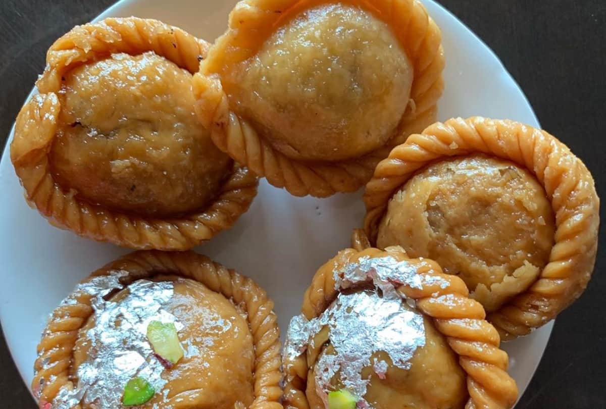 raksha bandhan recipes bihar famous traditional sweet chandrakala recipe in hindi how to make chandrakala mithai