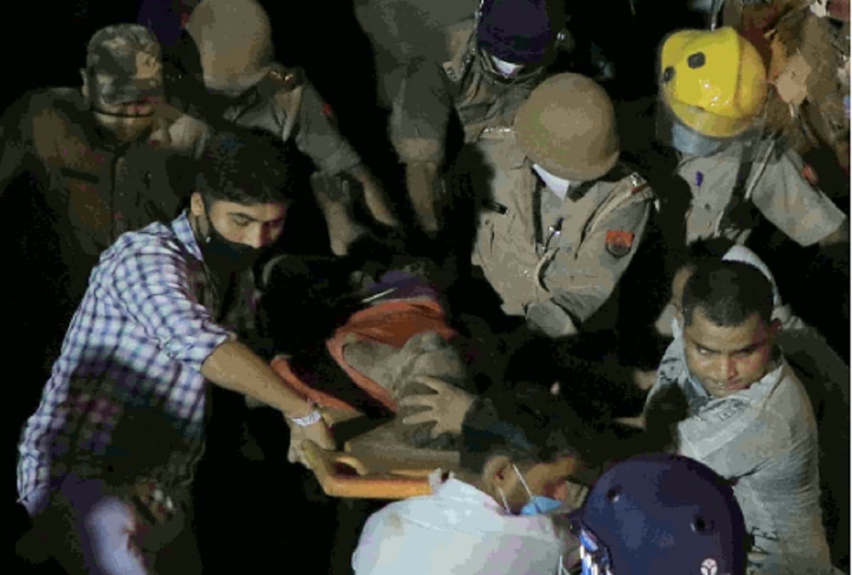 reason behind Building Collapses in noida sector 11