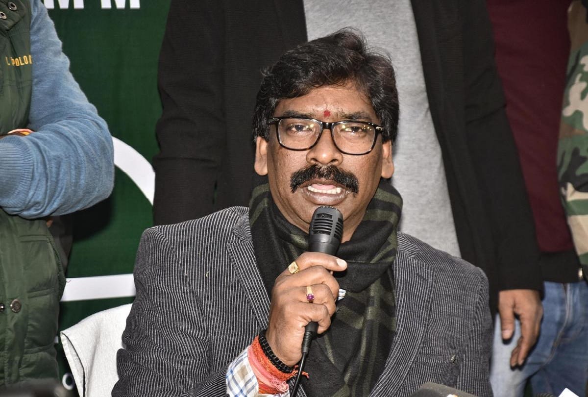 Hemant Soren said Banks should provide loans to people of all classes and communities