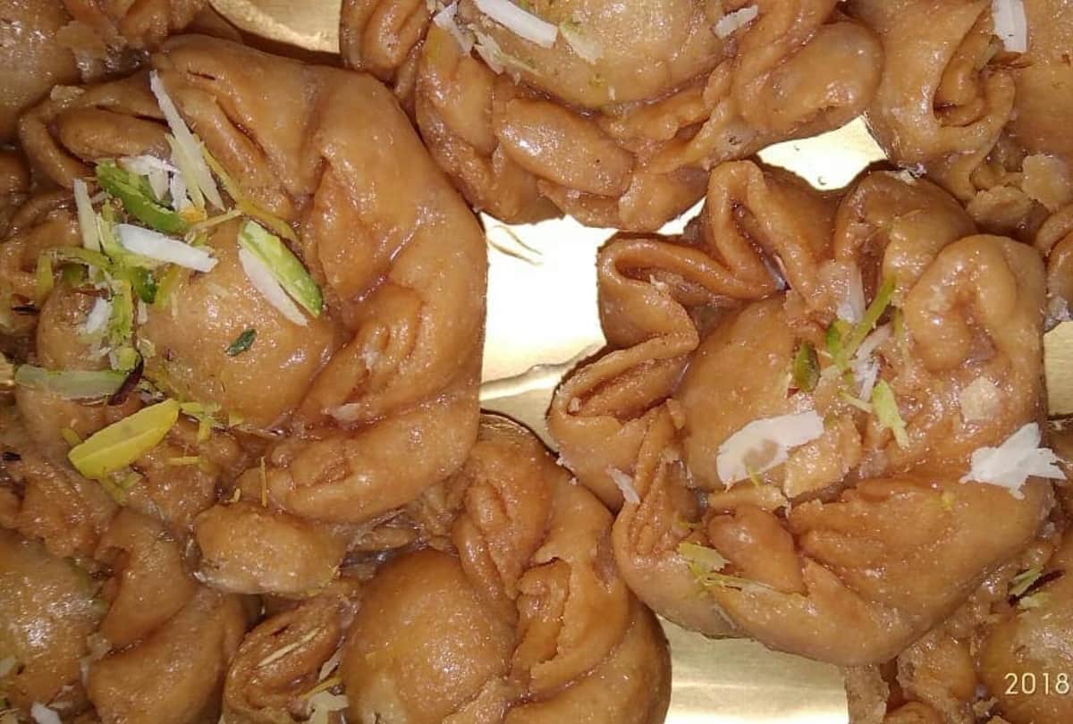 raksha bandhan recipes bihar famous traditional sweet chandrakala recipe in hindi how to make chandrakala mithai