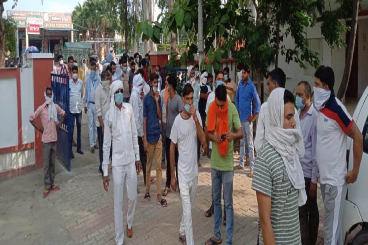 Police has beaten up a young man in police station at Meerut