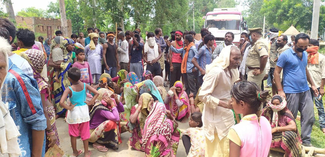 Migrant adolescent workers burnt alive by high-tension line