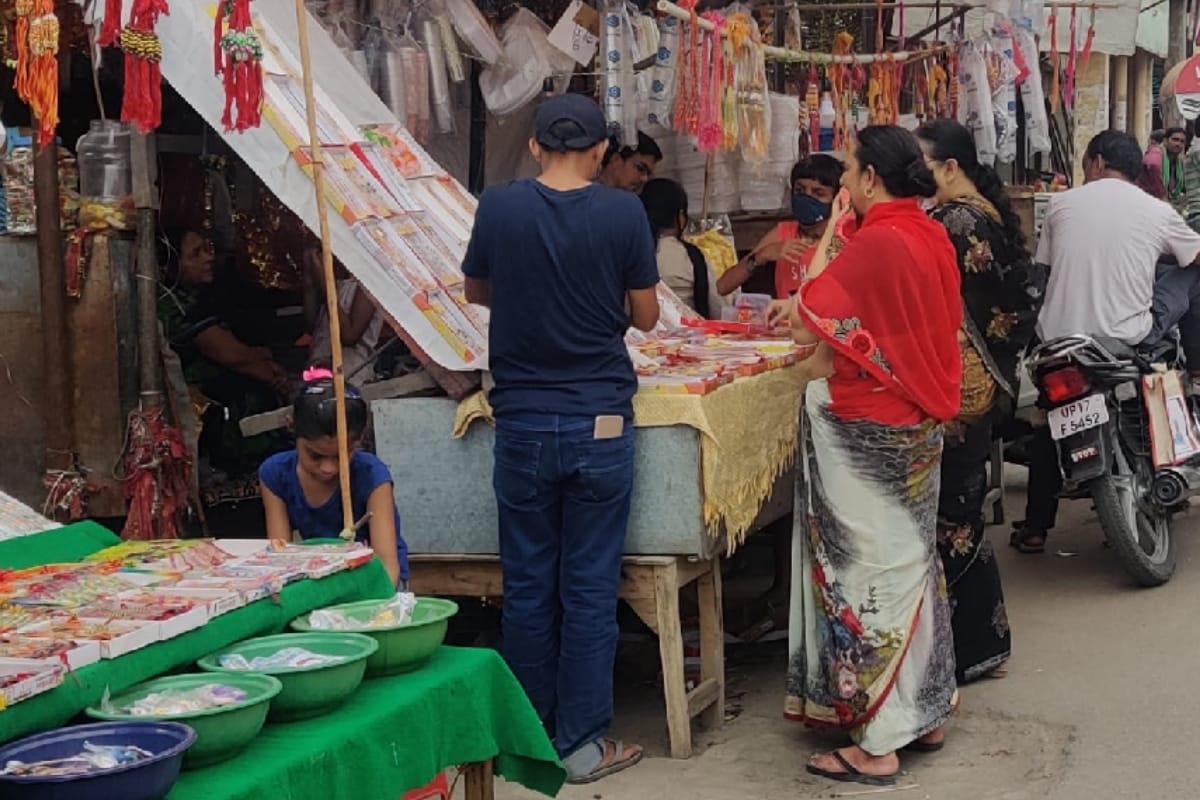 Rakhbandhan 2020: brothers wrist will be decorated by rakhies made by muslim women of Baghpat