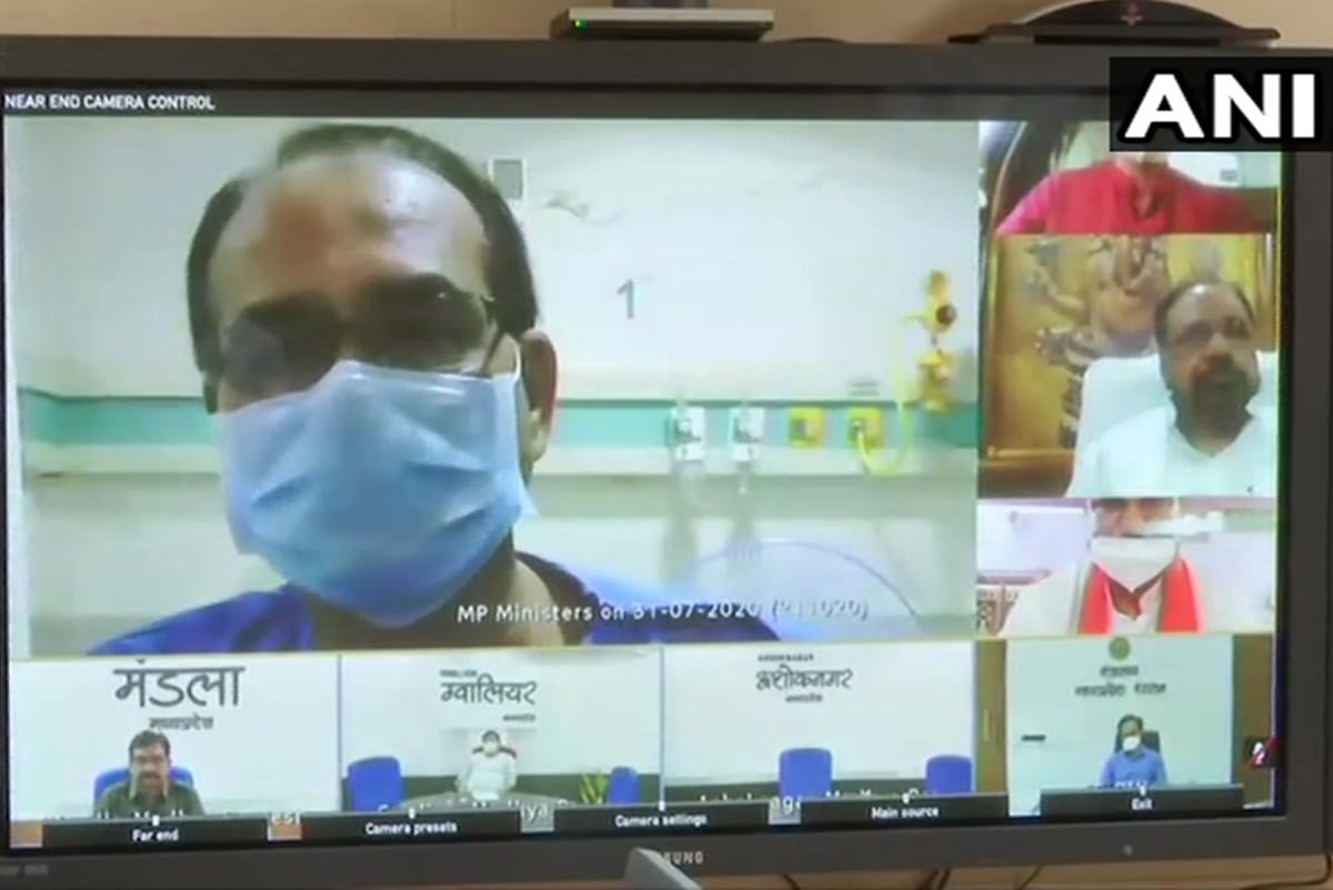 Shivraj talks with ministers through video conferencing cm ministers will contribute their salaries in relief fund