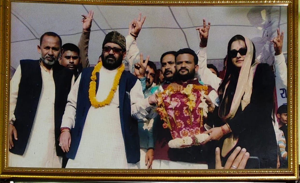 Amar Singh came to campaign in 2012 election